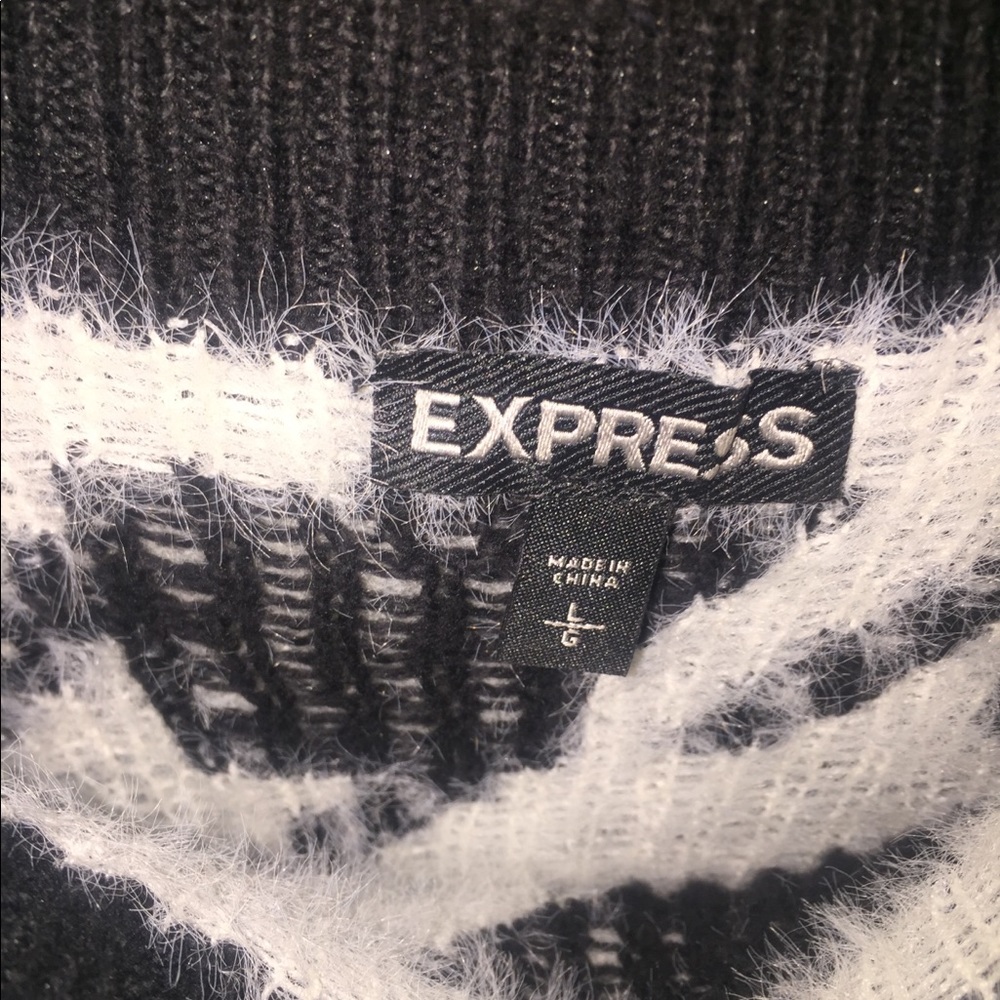 Express Sweater - Picture 3 of 4